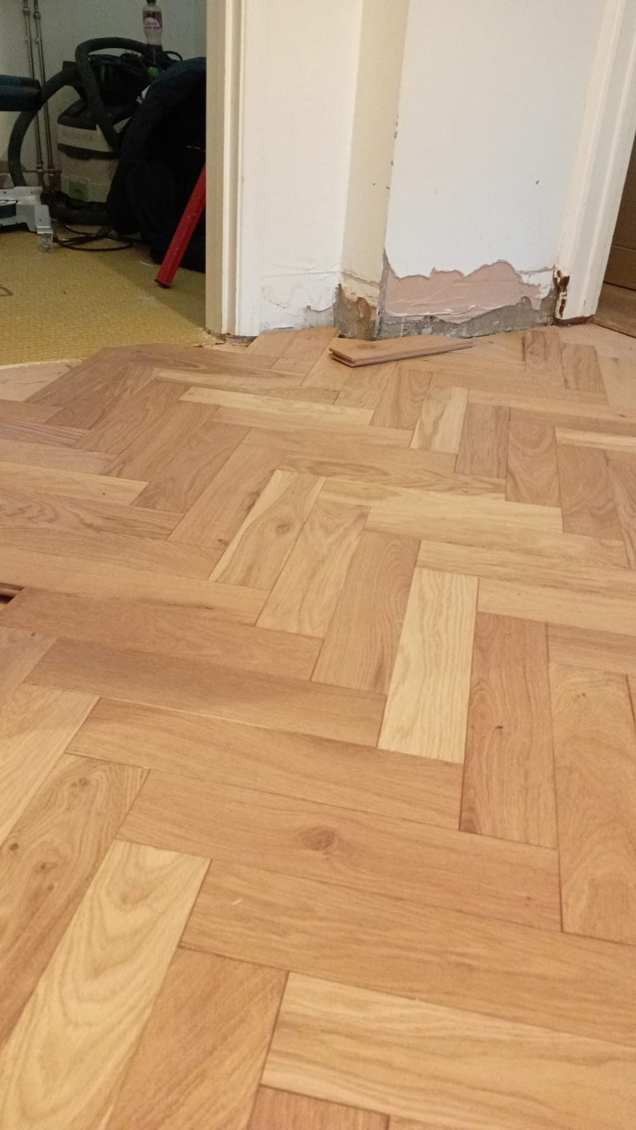 Close-up of the herringbone pattern