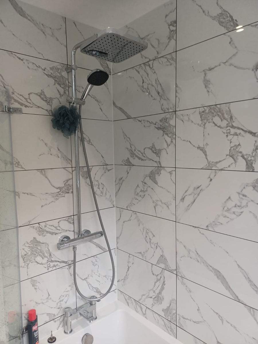 Thermostatic shower over the bath