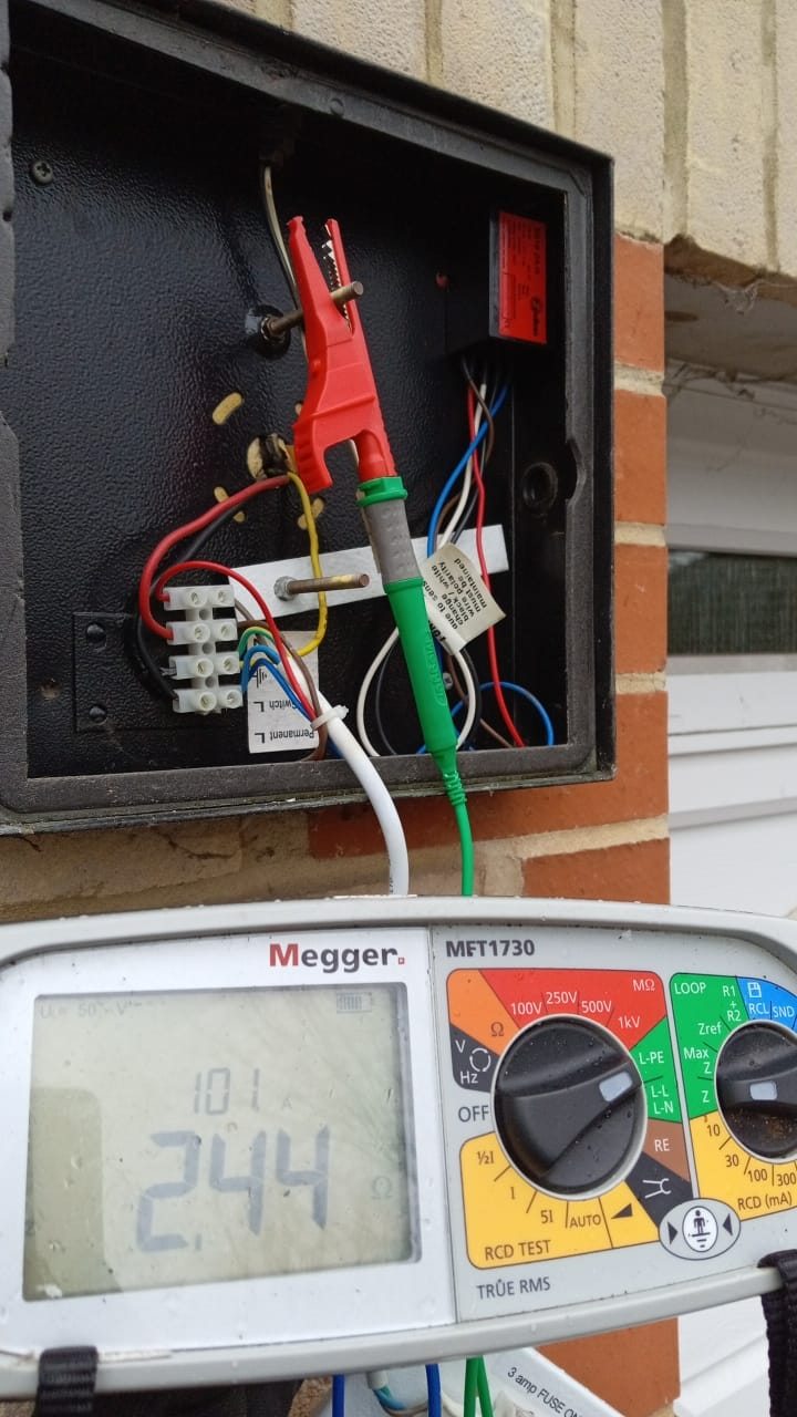 Testing a circuit with a multifunction tester